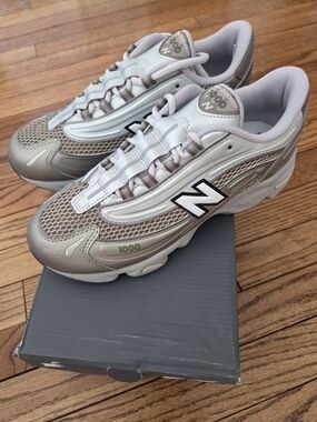 New Balance 1000 Silver Mesh Athletic Sneakers